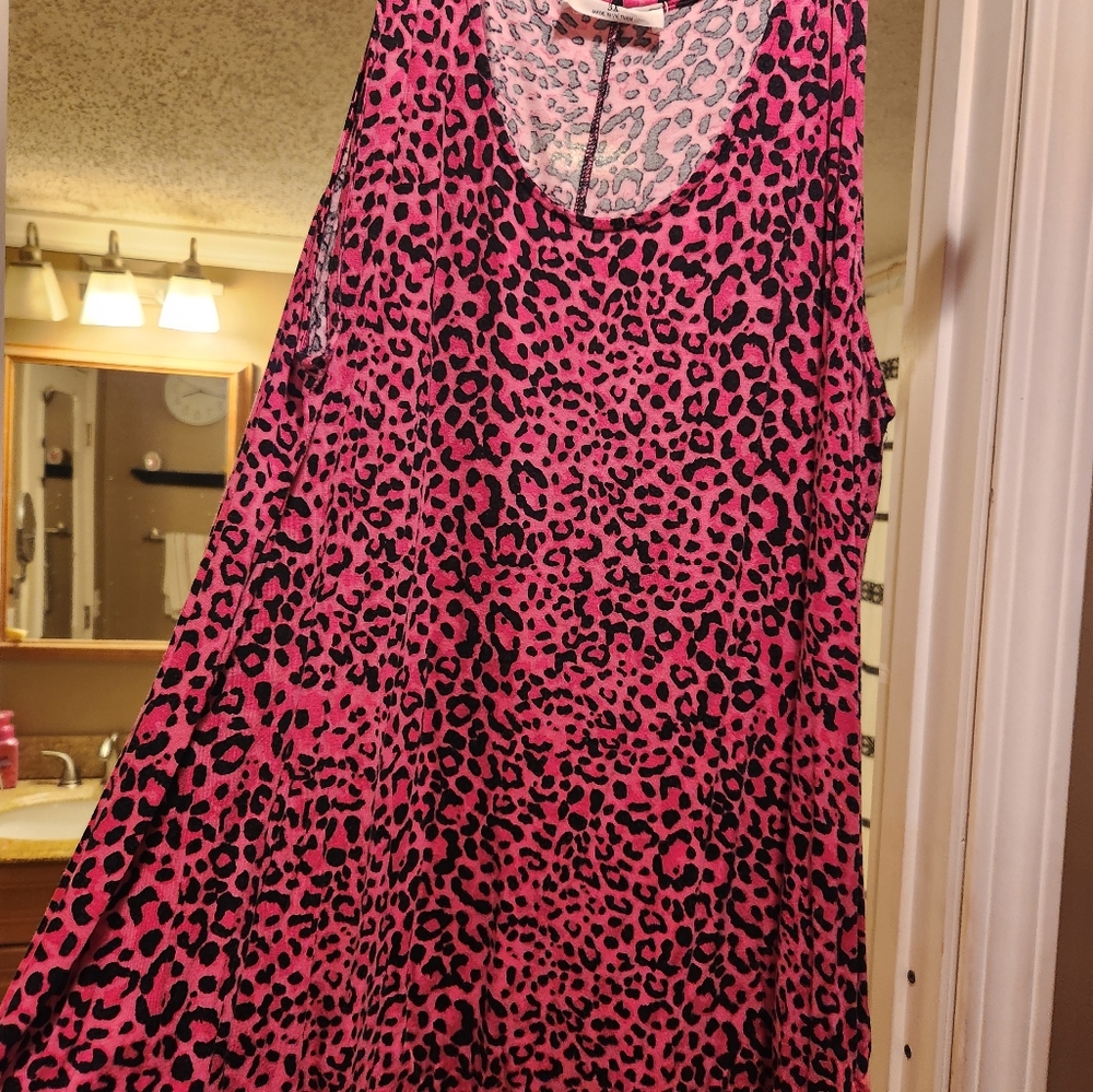 Cheetah top 3x but fits like 2x